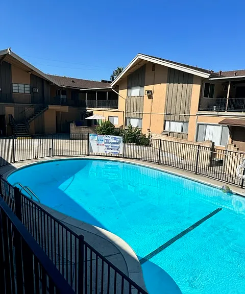 Del Rosa Palms Apartments — Photo 23