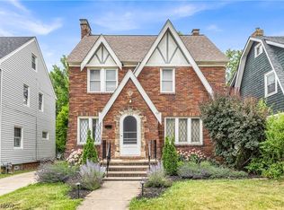 3569 Silsby Rd, University Heights, OH 44118