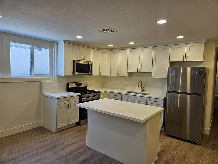 3657 Broadmoor Blvd #ADU — Photo 8