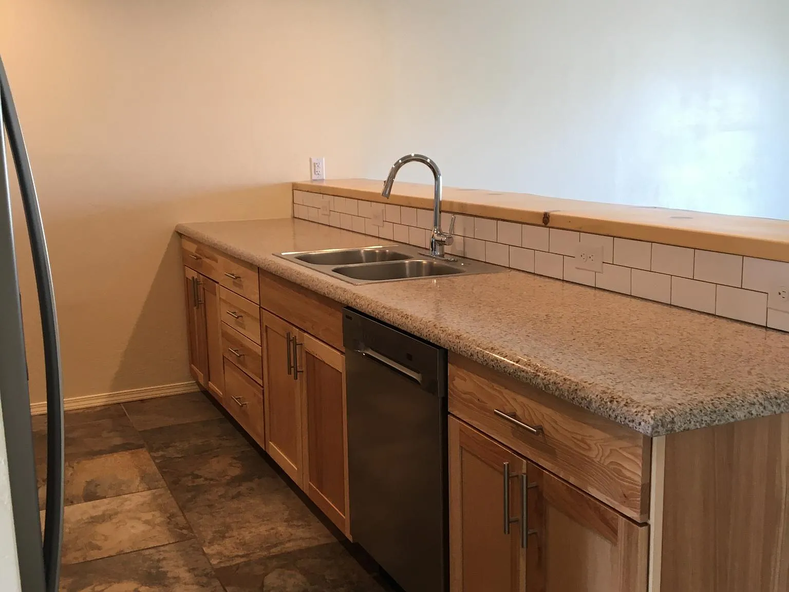 2 bed, 1000 sqft, $1,690 — Photo 4