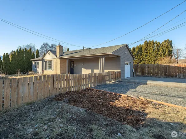 1441 Grant Rd, East Wenatchee, WA 98802