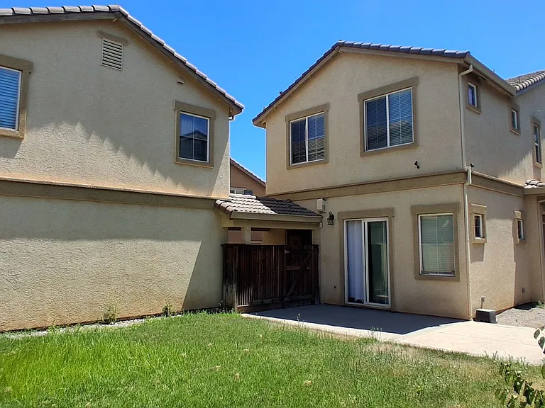 562 Ranger St — Photo 39