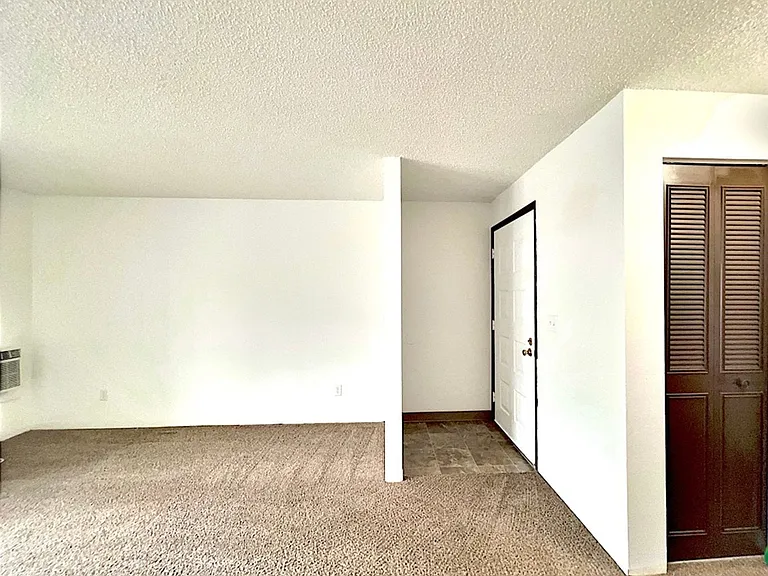 Columbia Landing — Photo 14
