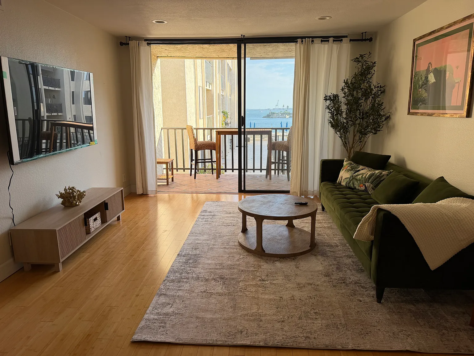 1 bed, 690 sqft, $3,600 — Photo 4