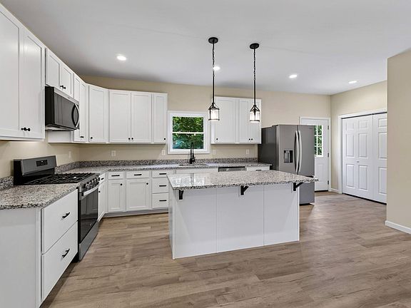 4th image of 623 Poplar Spring Rd
