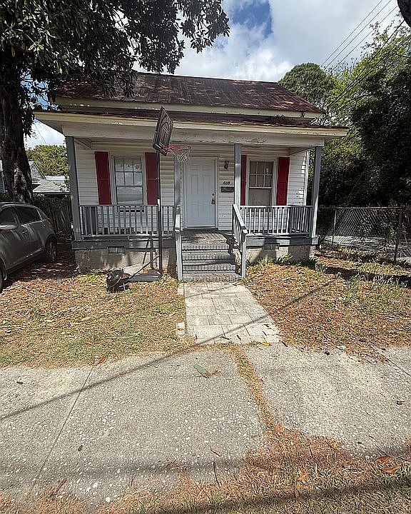 2nd image of 609 Harnett St