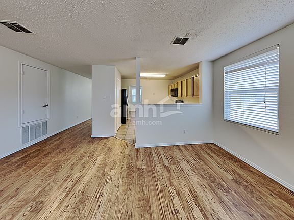 5th image of 16660 Jasmine Springs Dr