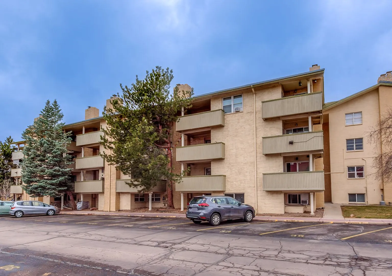 Brand New Renovated Apartment in North Boulder — Photo 1