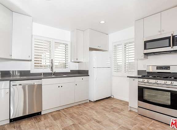 2nd image of 59 Rose Ave APT 4