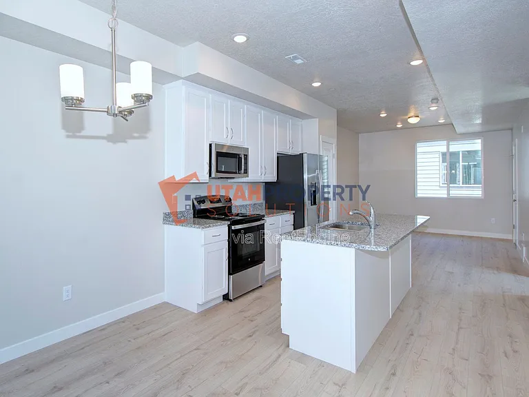1146 S Redwood Rd #H806 — Photo 9