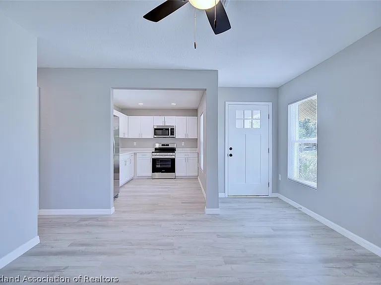 544 Vanguard Ave NW — Photo 8