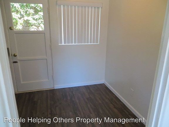 4th image of 2107 Worden St