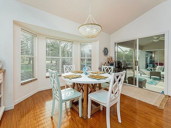 5th image of 219 Carrera Dr