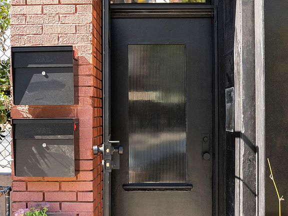 2nd image of 3022 W Sunset Blvd
