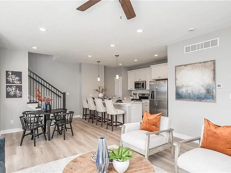 15302 Goldenrod Dr — Photo 1