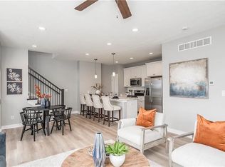 15302 Goldenrod Dr, Urbandale, IA 50323