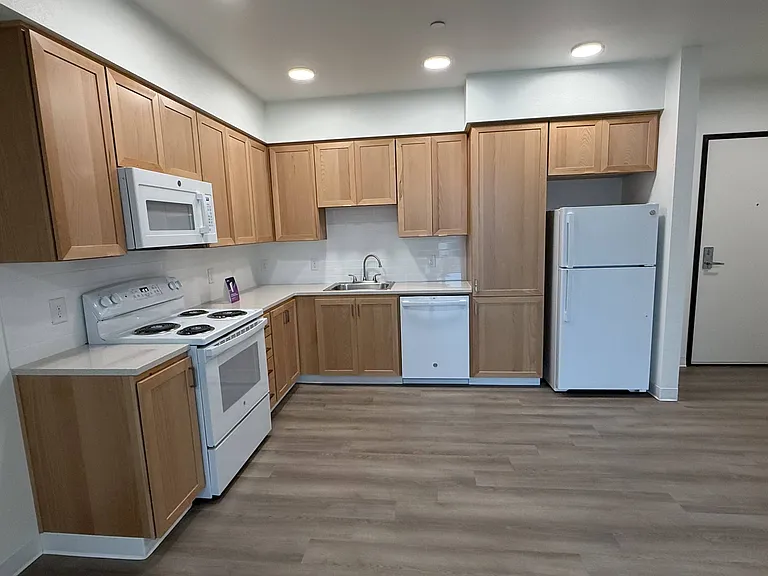Dolores Apartments — Photo 20