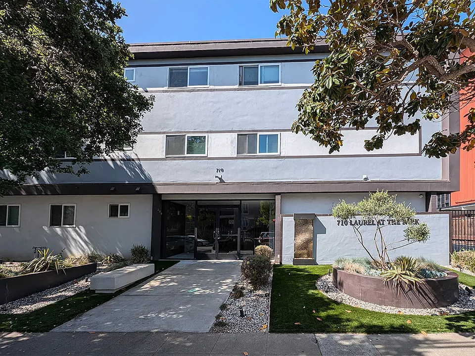 Park Laurel Apartments
