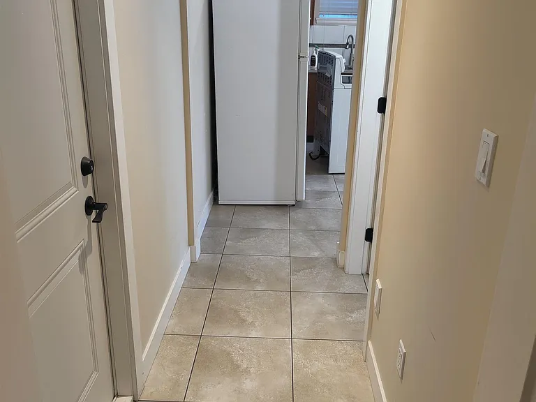 4296 Dundas St — Photo 9