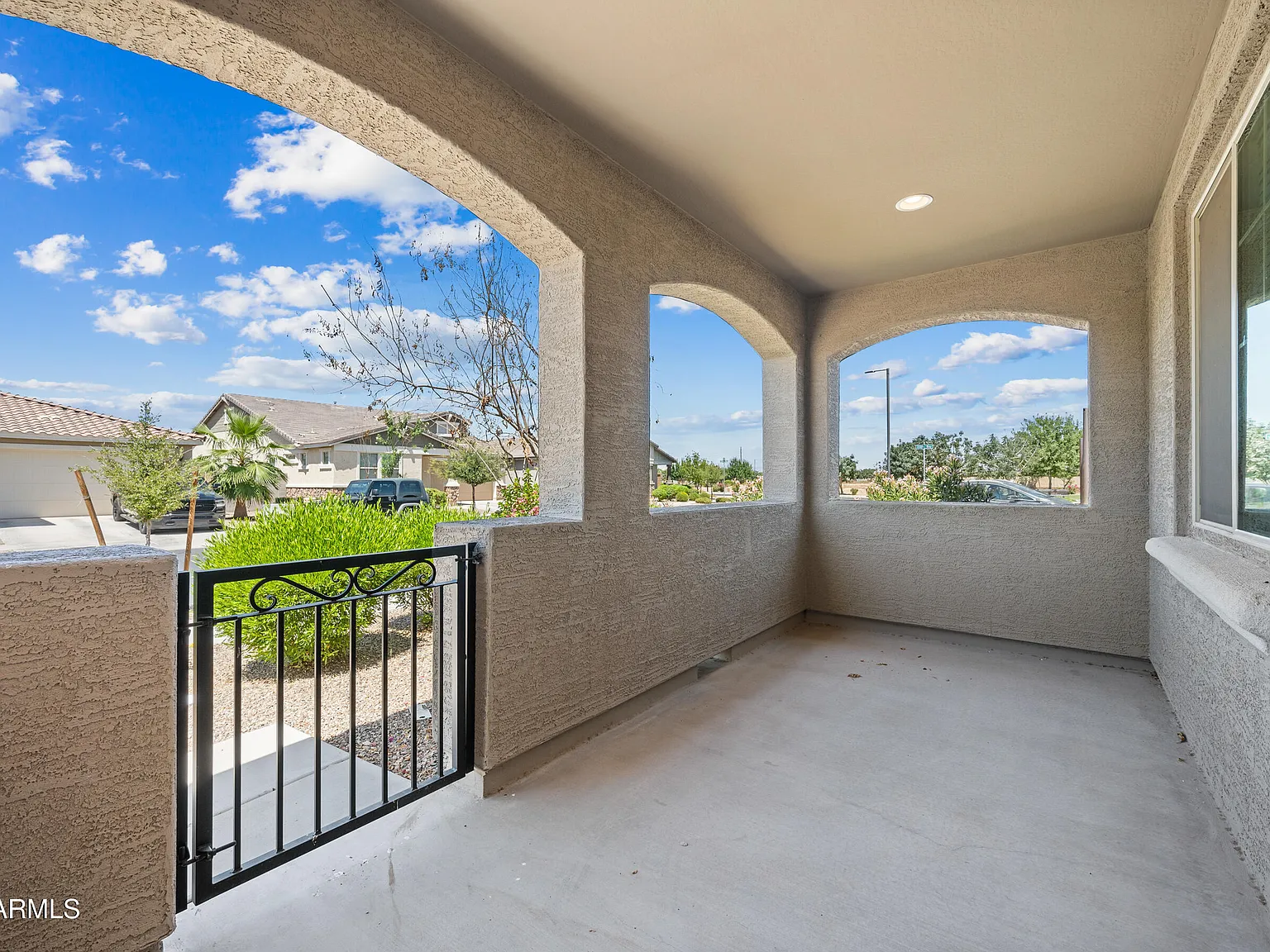 4 bed, 2.5 bath, 2636 sqft, $3,100 — Photo 2