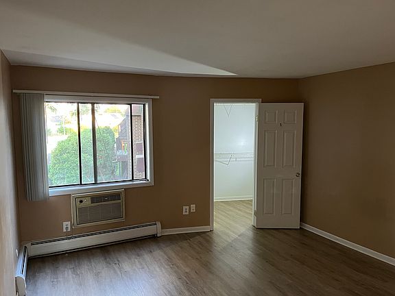 3rd image of 57 Washington Blvd APT 206