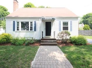 5 Halsey Rd, Hyde Park, MA 02136