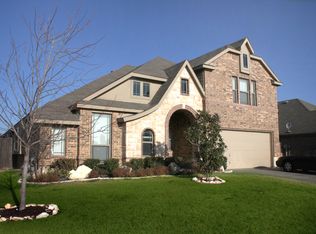 521 Royal Ln, Midlothian, TX 76065