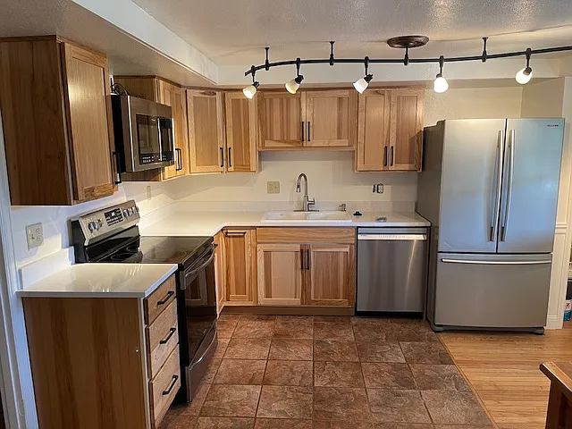 343 Raspberry Ln — Photo 1