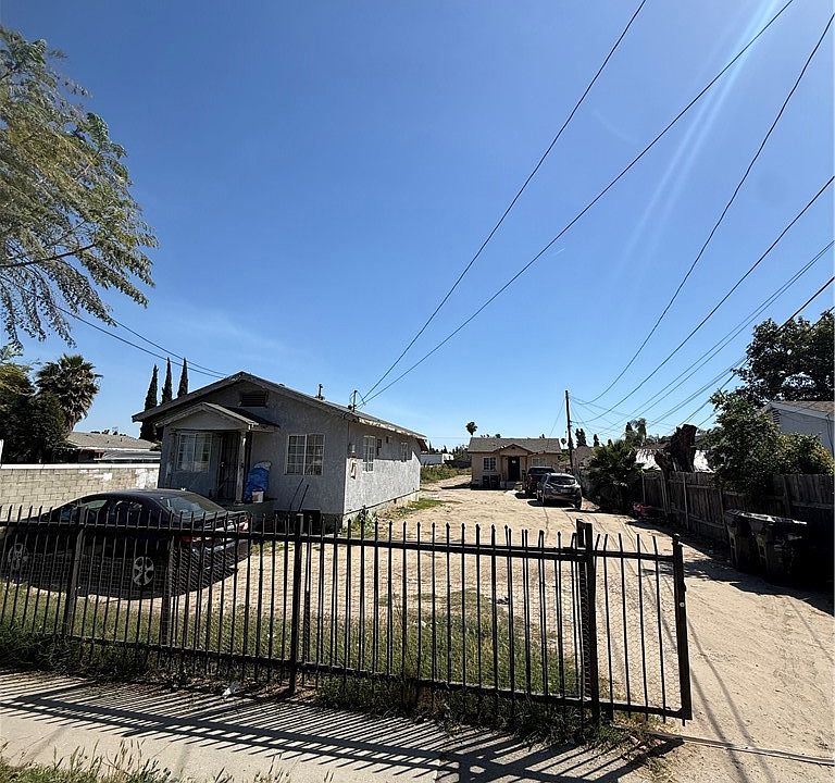 1st image of 2402 E 126th St