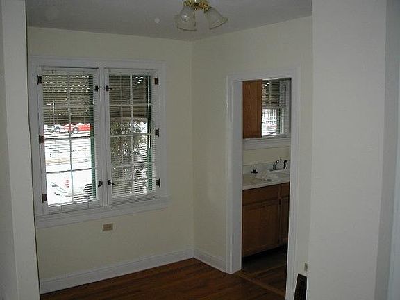 3rd image of 362 S Lincoln St