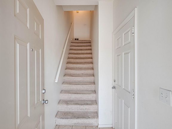 2nd image of 66 Loma Vista Dr