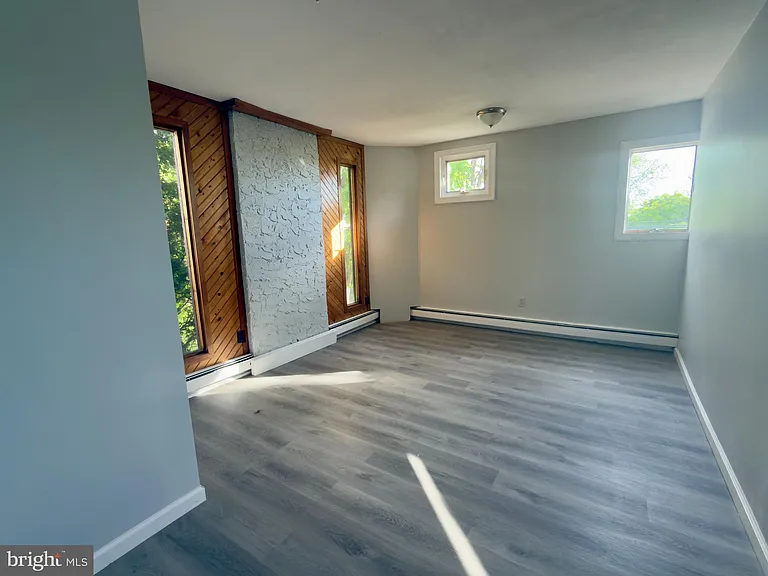422 W 6th Ave — Photo 19