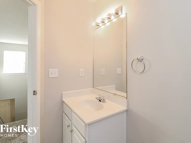 109 Sydney Ct — Photo 12
