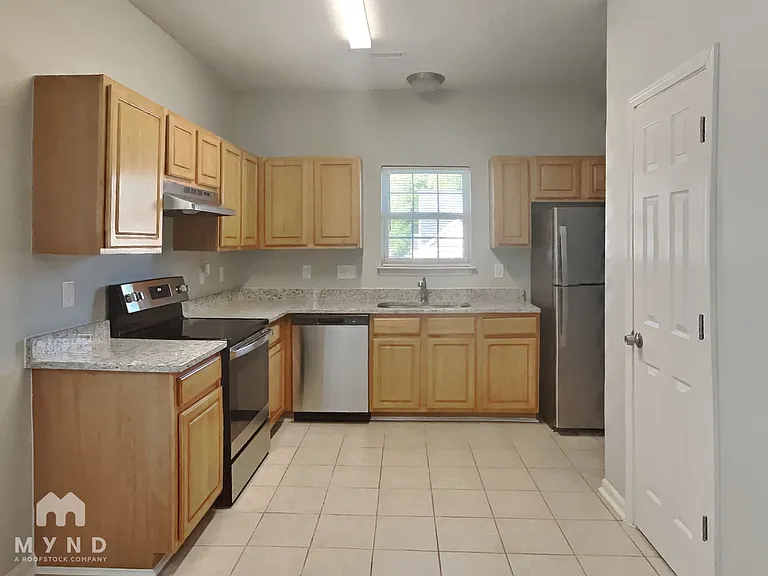 1920 Nigel Ct — Photo 3