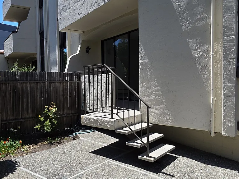 1427 Floribunda Ave #106 — Photo 17