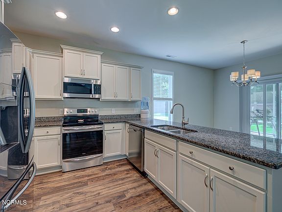 4th image of 2112 Lapham Drive