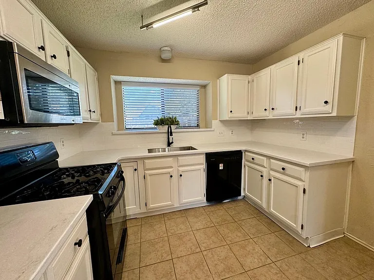 5028 Coker Dr — Photo 10