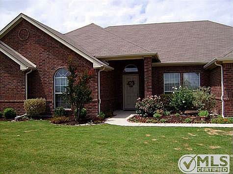 1st image of 2604 Pin Oak Ln