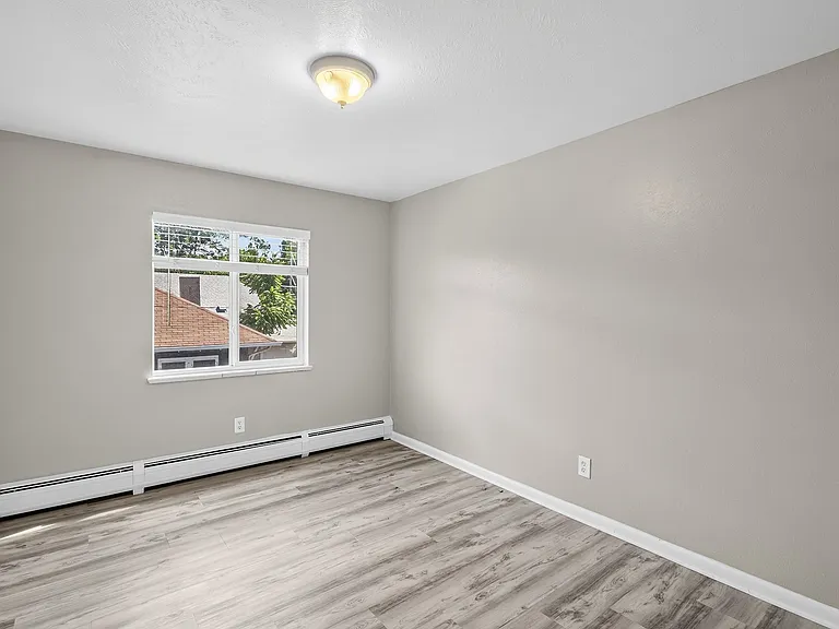 1443 N Monroe St — Photo 31