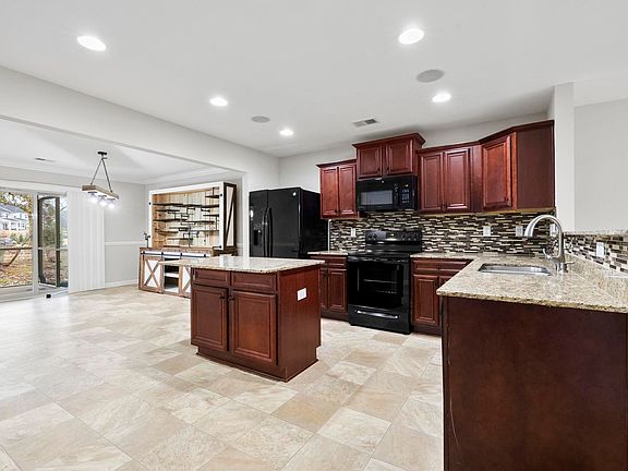 5th image of 68 Endeavor Cir