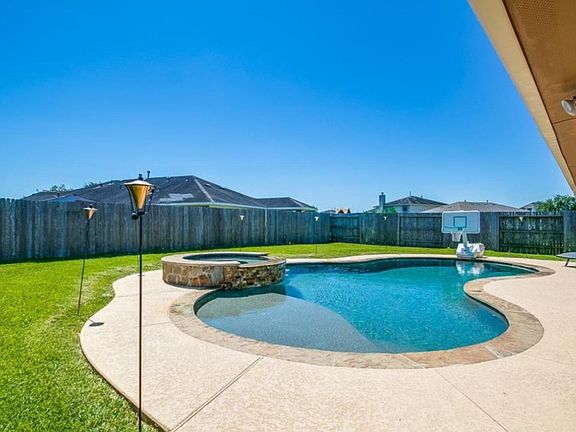 5th image of 128 Bright Brook Ln