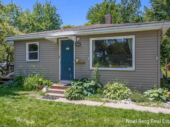 18995 174th Ave, Spring Lake, MI 49456