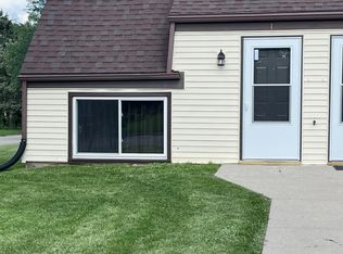 545-555 Sandra Ln, Rockford, IL 61107