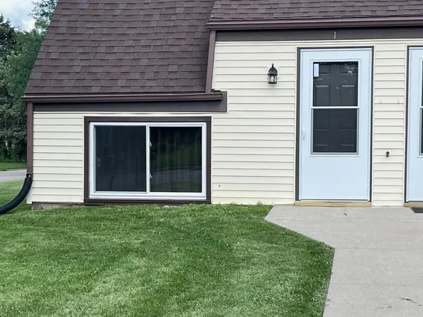 545-555 Sandra Ln, Rockford, IL 61107