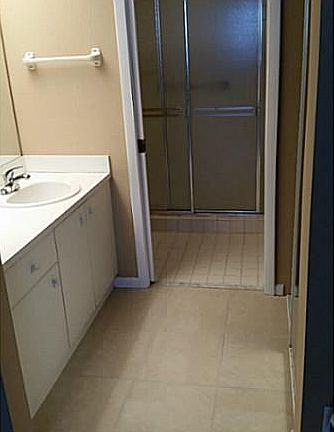 4th image of 2227 SE 27th Dr #103-C
