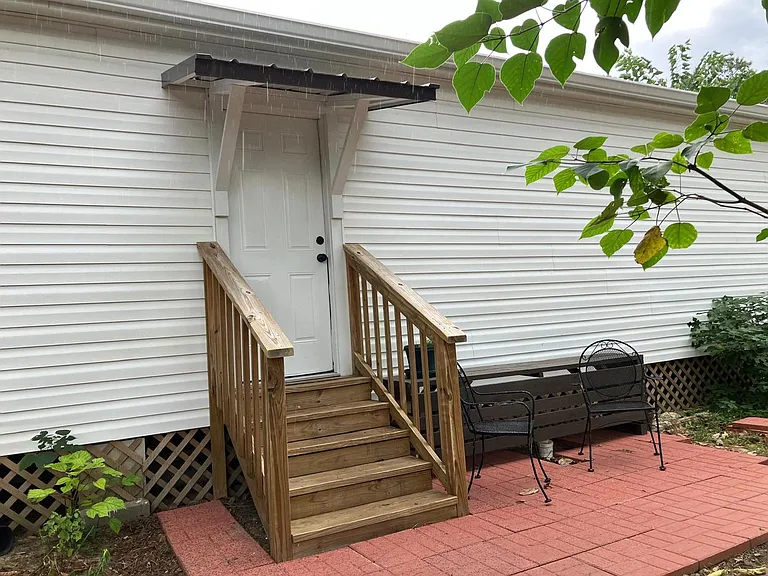 1321 Kings Dr — Photo 16