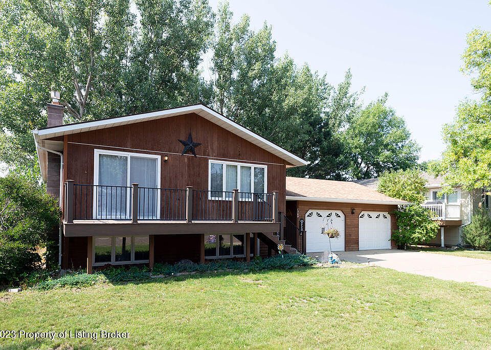 1st image of 1369 4th Ave E