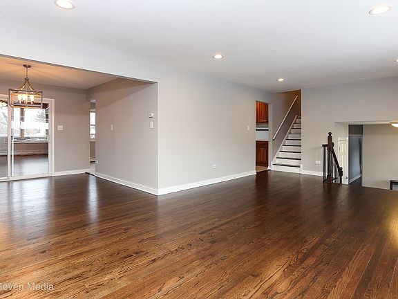 4th image of 1226 Greenview Ct