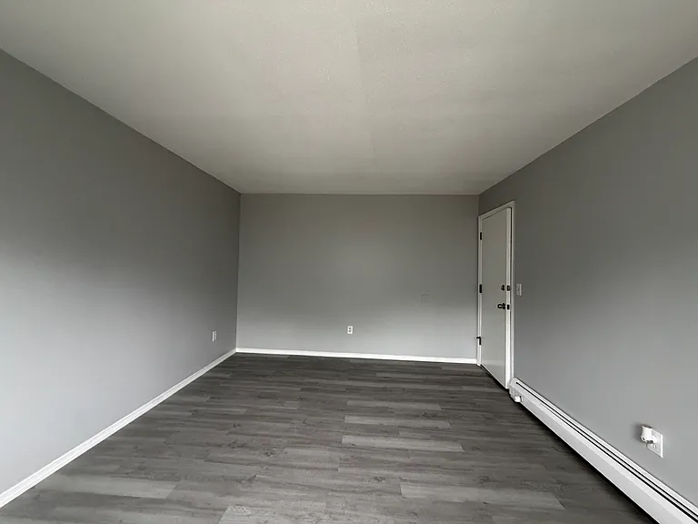 15 Judith Ln #2D — Photo 3