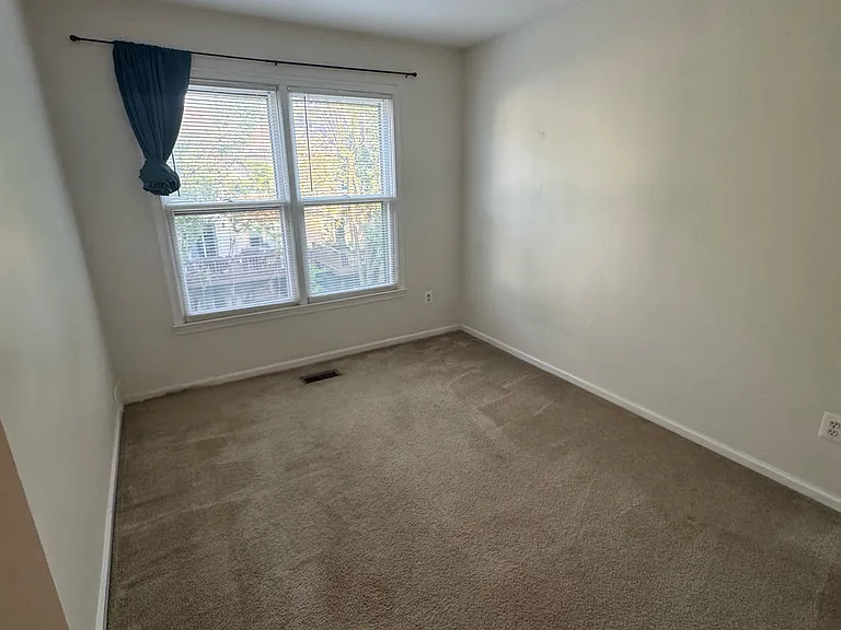 Glen Meadow Pl — Photo 1